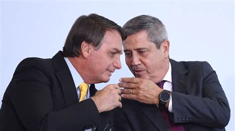 Bolsonaro Diz Que H De Chance De Braga Netto Ser Candidato A Vice