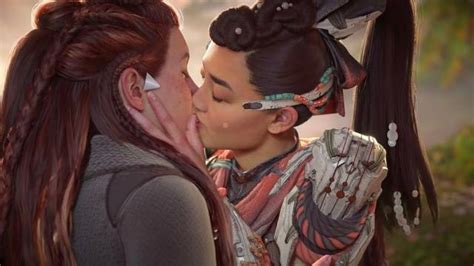 Horizon Forbidden Wests Aloy Comes Out Gets An Epic Sapphic Kiss