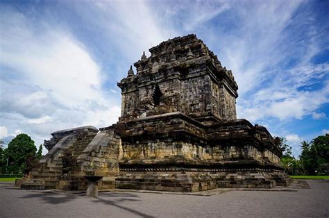 Candi Mendut Update Foto Lokasi Rute Tiket Masuk Dan Fasilitas