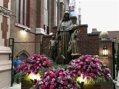 Diocese unveils Mother Cabrini statue in Carroll Gardens • Brooklyn Paper