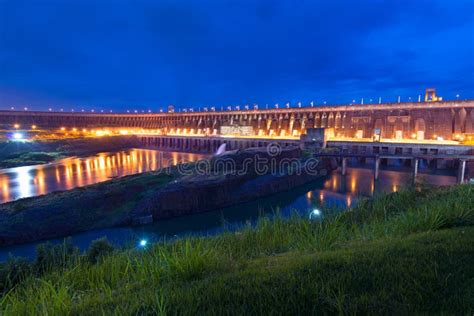 Itaipu Hydroelectric Dam editorial photography. Image of brazil - 243993077