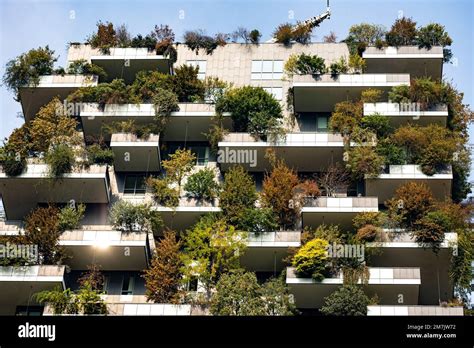 Bosco Verticale Vertical Forest Building Mil N Italia Exuberante