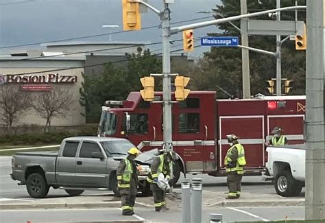 Vehicle Crashes Into Pole In Mississauga Police Insauga