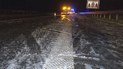 Schnee und Graupel sorgen für glatte Straßen NDR de Nachrichten