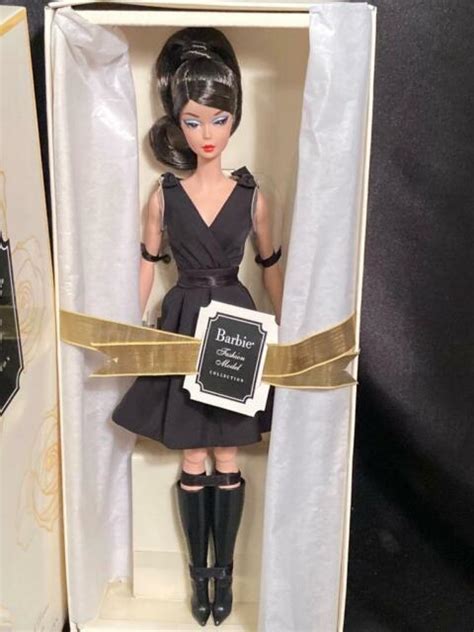 Classic Black Dress Silkstone Barbie Doll 2016 Gold Label Mattel DWF53