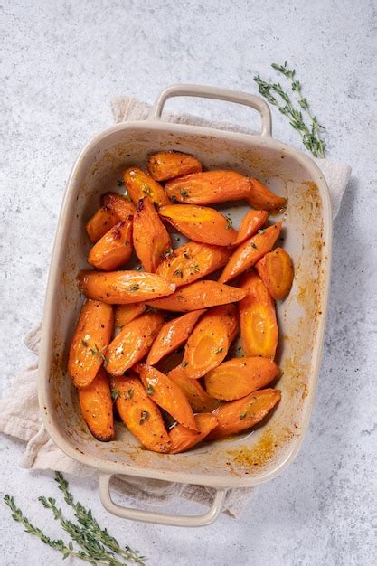 Zanahorias Asadas Cubiertas Con Miel Y Glaseadas Foto Premium