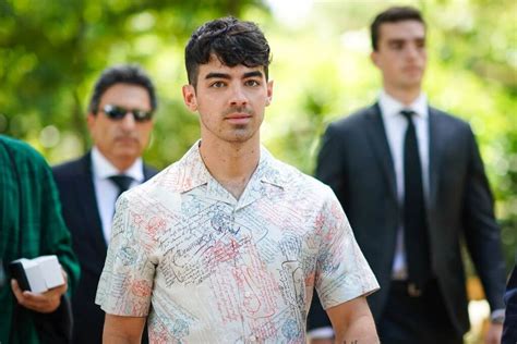 Joe Jonas Net Worth, Bio, Age, Body Measurements, Family Details