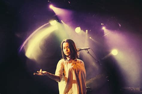 Mitski Brings Her Choreographed Live Show To La Maroquinerie Paris