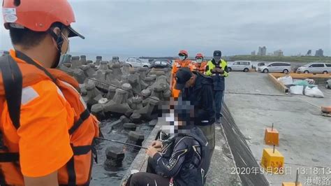 天候變換海象莫測！海邊釣魚不忘安全警消柔性勸導釣客 防瘋狗浪釀傷亡 民視新聞網