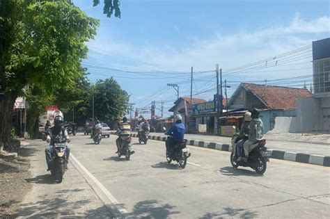 Pemudik Motor Mulai Lintasi Ruas Arteri Pantura Semarang Kendal