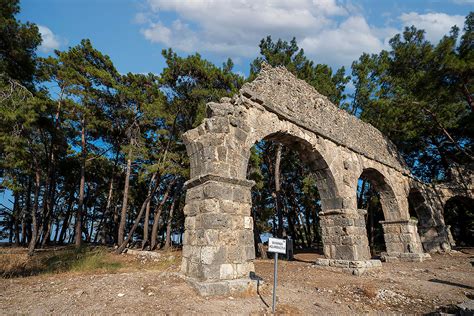 Antalya Phaselis Antik Kenti Yol Yoldur