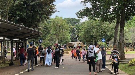 Hampir 30 Ribu Orang Kunjungi Taman Margasatwa Ragunan Pada Hari