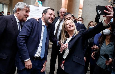 Come e perché il centrodestra ha perso clamorosamente le elezioni