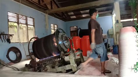 Proses Pembuatan Tangki Air Ukuran 550 Liter Youtube