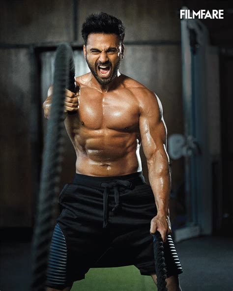 Shirtless Bollywood Men Shirtless Pulkit Samrat Working Out Dayumn