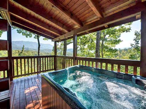 Breathtaking View Cabin in Gatlinburg w/ 1 BR (Sleeps4)