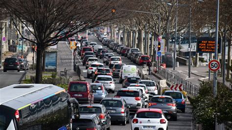 Zone à faibles émissions ZFE de Lyon votre véhicule devient il