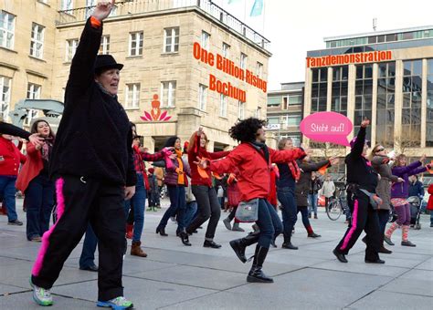 Tanzdemo One Billion Rising Bochum Germany