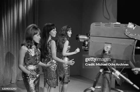 American Girl Group Photos And Premium High Res Pictures Getty Images