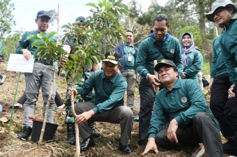 Pj Gubernur Gerakan Tanam Pohon Kesinambungan Harus Ditingkatkan