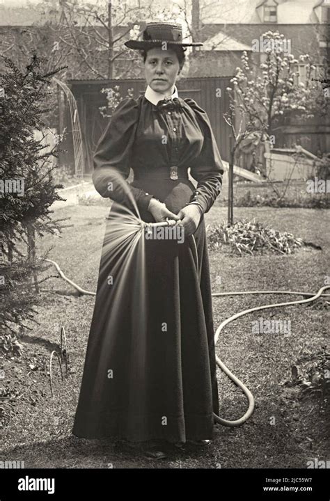 Old Victorian Women