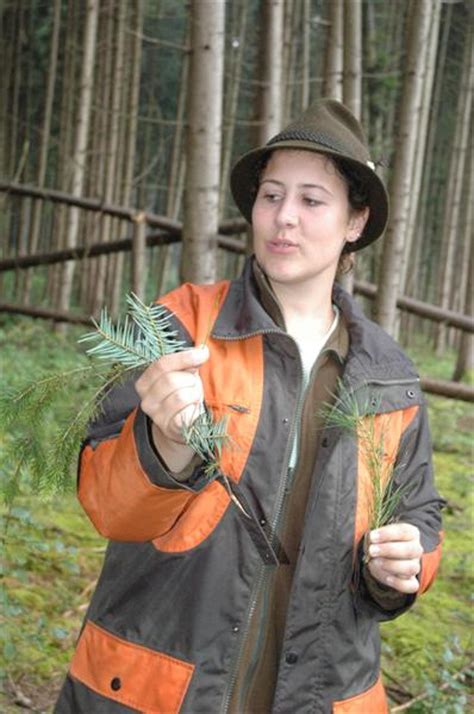 Waldkraiburgjettenbach Mit Dem Jäger Auf Der Pirsch