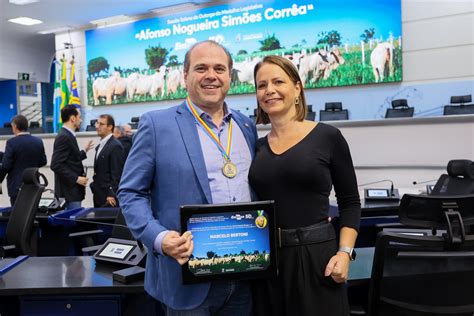 Em Homenagem Aos Anos Da Embrapa Presidente Marcelo Bertoni Recebe