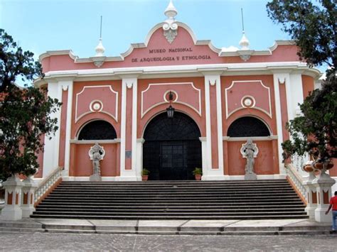 Visite El museo nacional de arqueología y etnología House styles