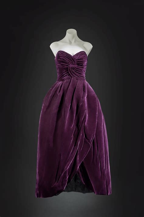 One Of Princess Dianas Most Famous Dresses Sells For 604800 Cnn