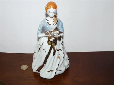 Porcelanowa Figurka Rumunia Dama Z Kwiatami Cm Allegro Pl