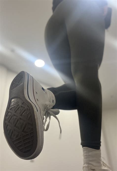 ᴅᴀᴅᴅʏ 𝒮ℯ𝓇ℯ𝓃𝒶 on Twitter Relapse for my gym leggings and trainers