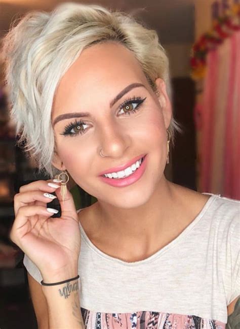 21 Best White Pixie Short Haircuts Ideas To Be Cool