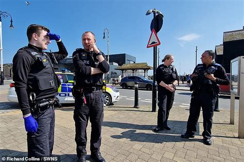 Naturist Accuses Off Duty Cop Of Harassment After He Was Arrested While Sat Nude On A Bench