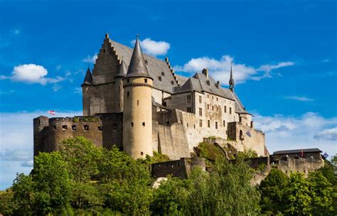 Das Schloss Vianden Altstadt Und Pumpspeicherkraftwerk