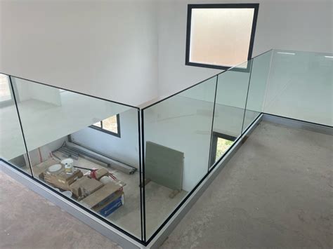 BODYGLASS GARDE CORPS VERRE INTERIEUR ET EXTERIEUR VILLA En Cours