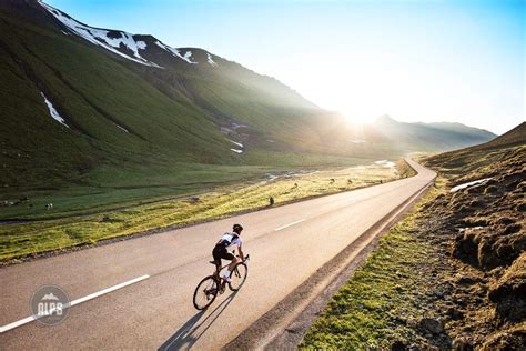 The perfect Swiss road biking tour to experience all the best passes