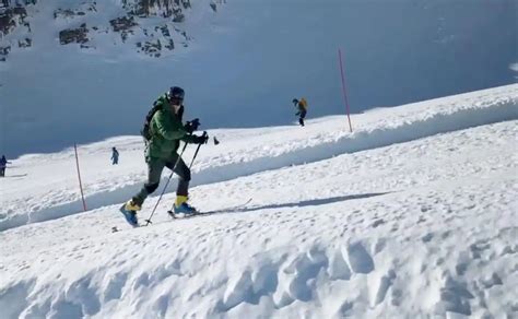 El Greim de la Guardia Civil rescata a cinco personas en la montaña