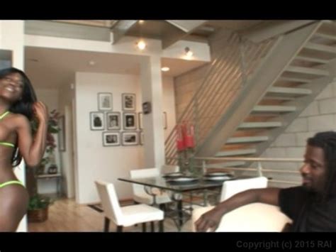 Thick Ebony Beauty Gets A Creampied Pussy After A Great Fuck From Juicy