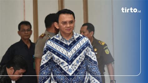 Ahok Lelang Batik Yang Dikenakan Saat Sidang Satu Baju Rp100 Juta