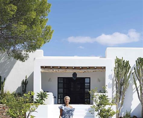 A Modern Mediterranean Style Beach House In Ibiza Mediterranean Homes