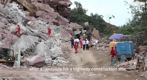 Deslizamento De Terra No Centro Da China Deixa Dois Mortos E Sete