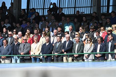 Davico fue el primer intendente en visitar la Expo Rural después de dos