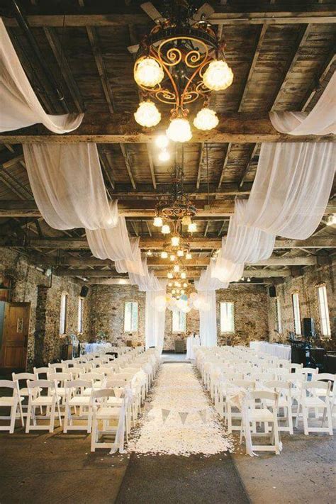 32 Pictures of the Best Indoor Wedding Venues