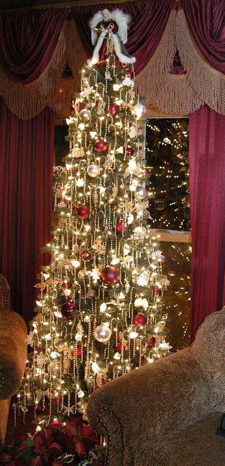 30 Exquisitely Stunning Victorian Christmas Decorating Ideas All