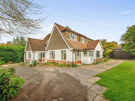 4 Bed Detached House For Sale In Chapel Lane Ashurst Wood East