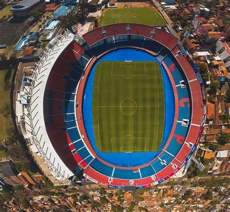 Locura Entre Los Hinchas De Racing Para Ver La Final De La Copa