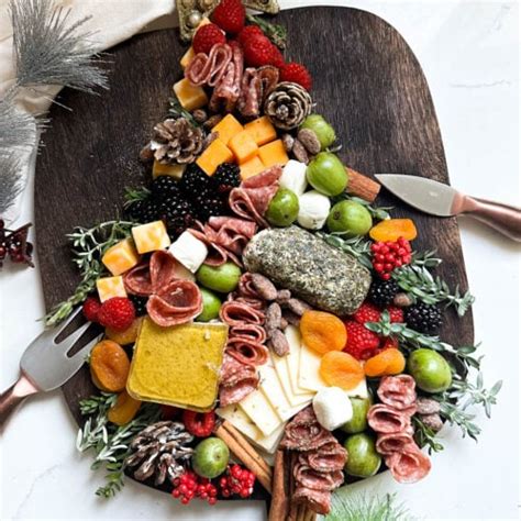 Easy Christmas Charcuterie Board Good Food Baddie