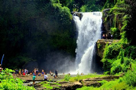 Visiter la cascade de Tegenungan à Bali la cascade la plus accessible