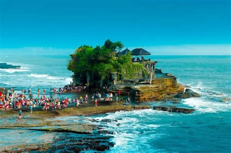 Tanah Lot Temple Bali Indonesia: One of Bali's Most Beloved Temples ...