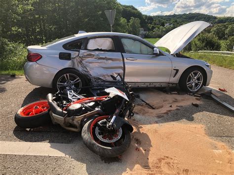 POL PDKL Unfall mit tödlich verletztem Motorradfahrer Presseportal